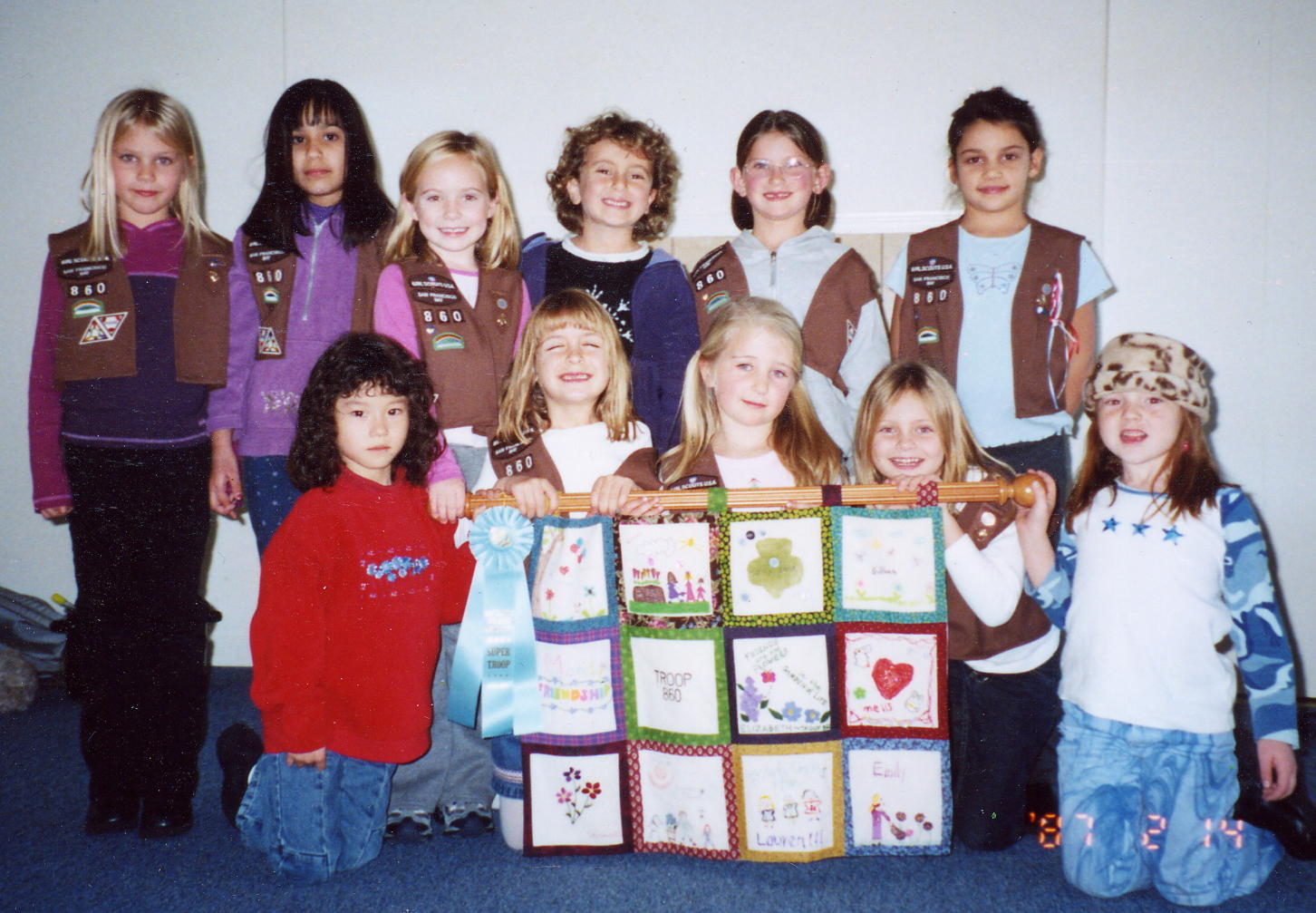 860girlswquilt.jpg